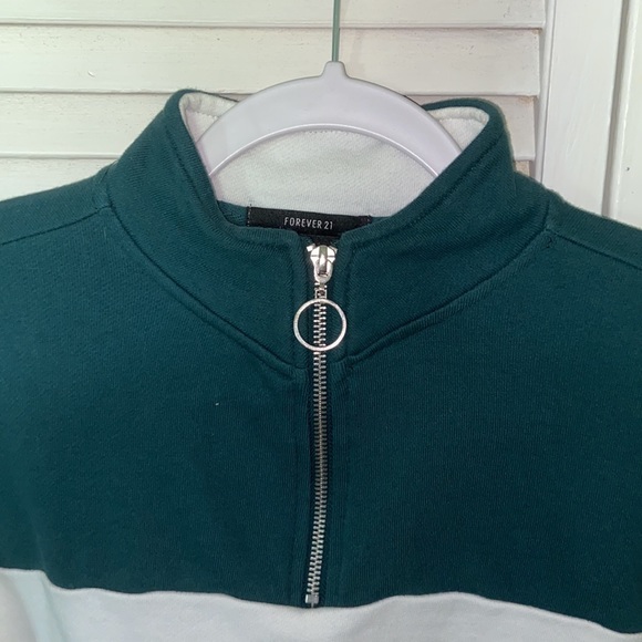 Cropped Pullover - Picture 5 of 7